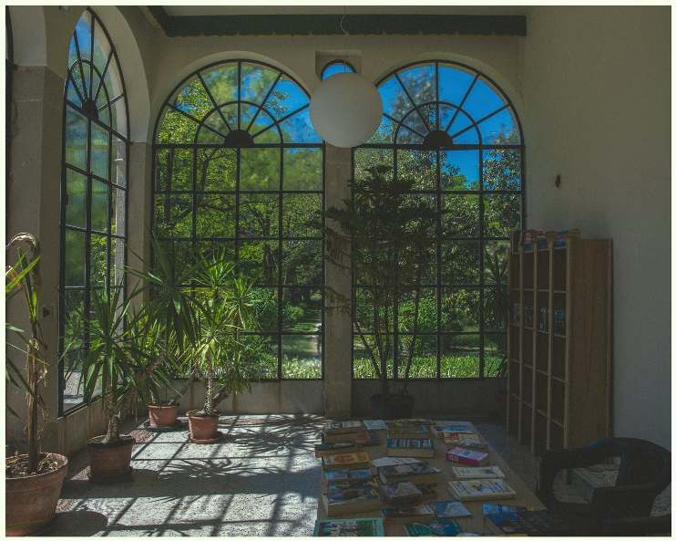 Villa Varda interior with arched windows