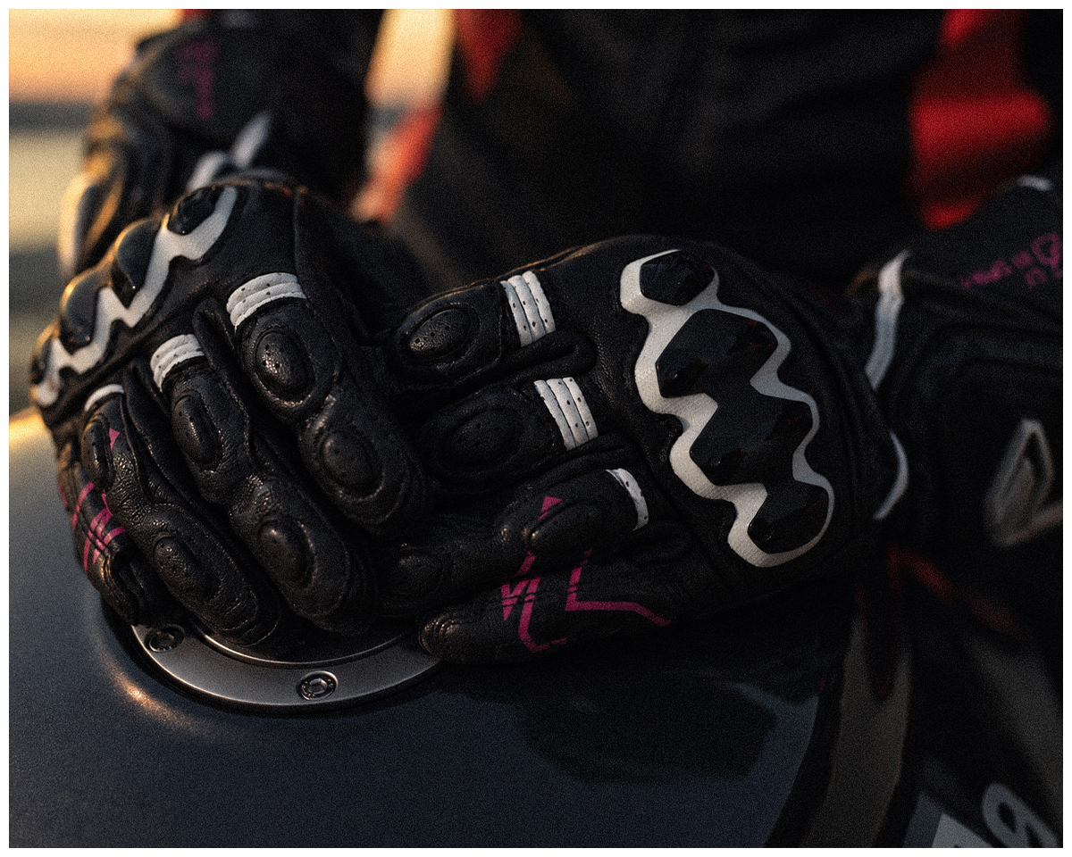 Gloves detail